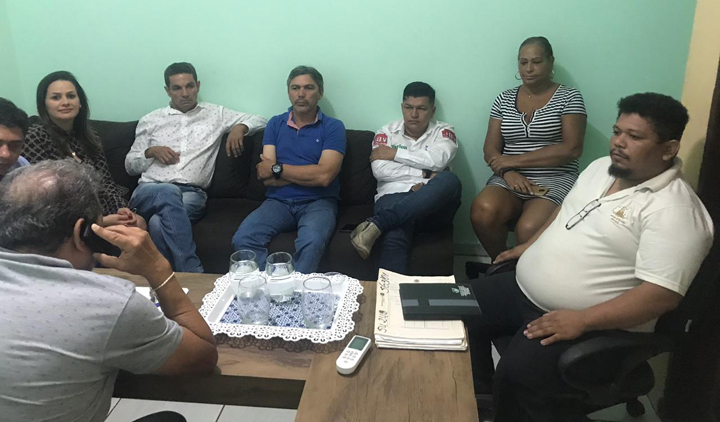 Vaglon, Janete, Polaco e Geancarlos se re&uacute;nem com chefe do INCRA